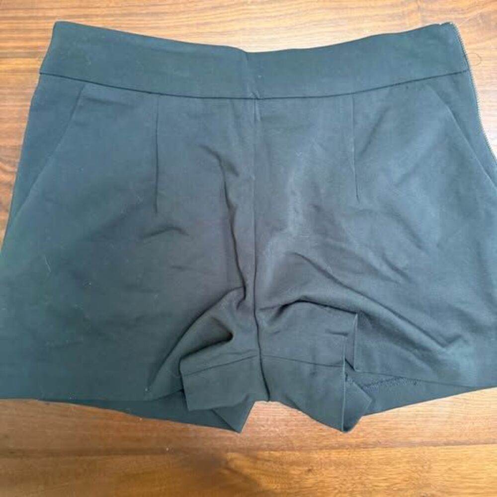 Forever 21 Black Medium shorts
